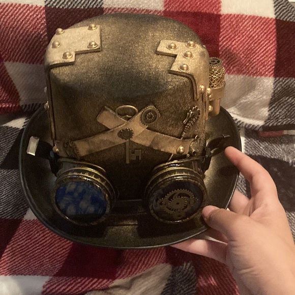 Hat - Picture 4 of 4